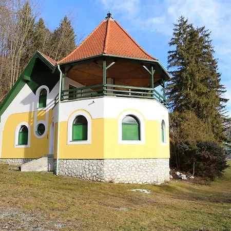 Csipkeskuti Lovas Vendeghaz بيت ضيافة ميسكولك