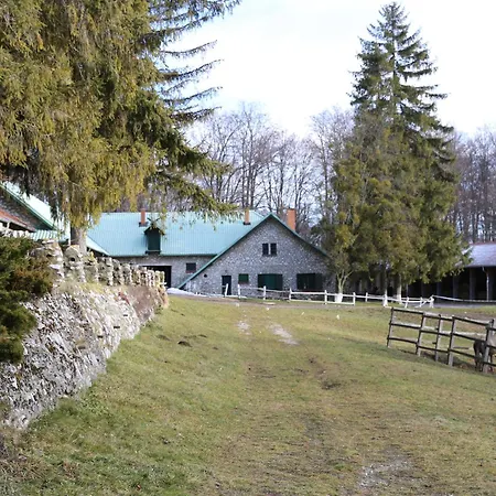 بيت ضيافة Csipkeskuti Lovas Vendeghaz ميسكولك