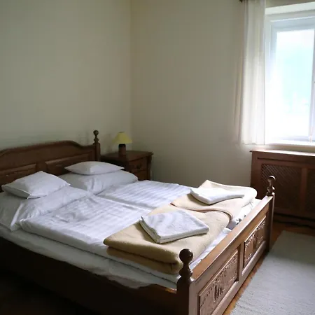 Csipkeskuti Lovas Vendeghaz ميسكولك