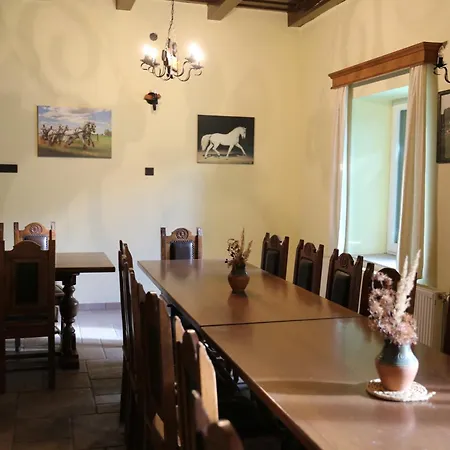 Csipkeskuti Lovas Vendeghaz *